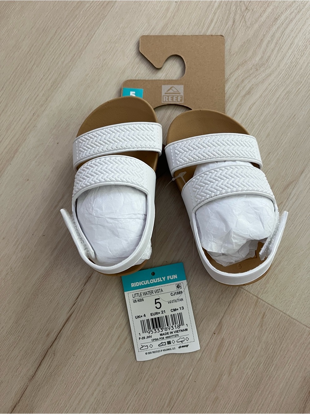 Reef Kids White and Tan Little Water Vista Sandals - Size 5
